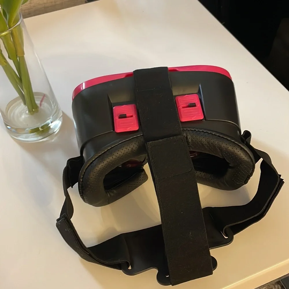 ONN VR Smartphone Headset Virtual Reality. up to 6in phones (RED)